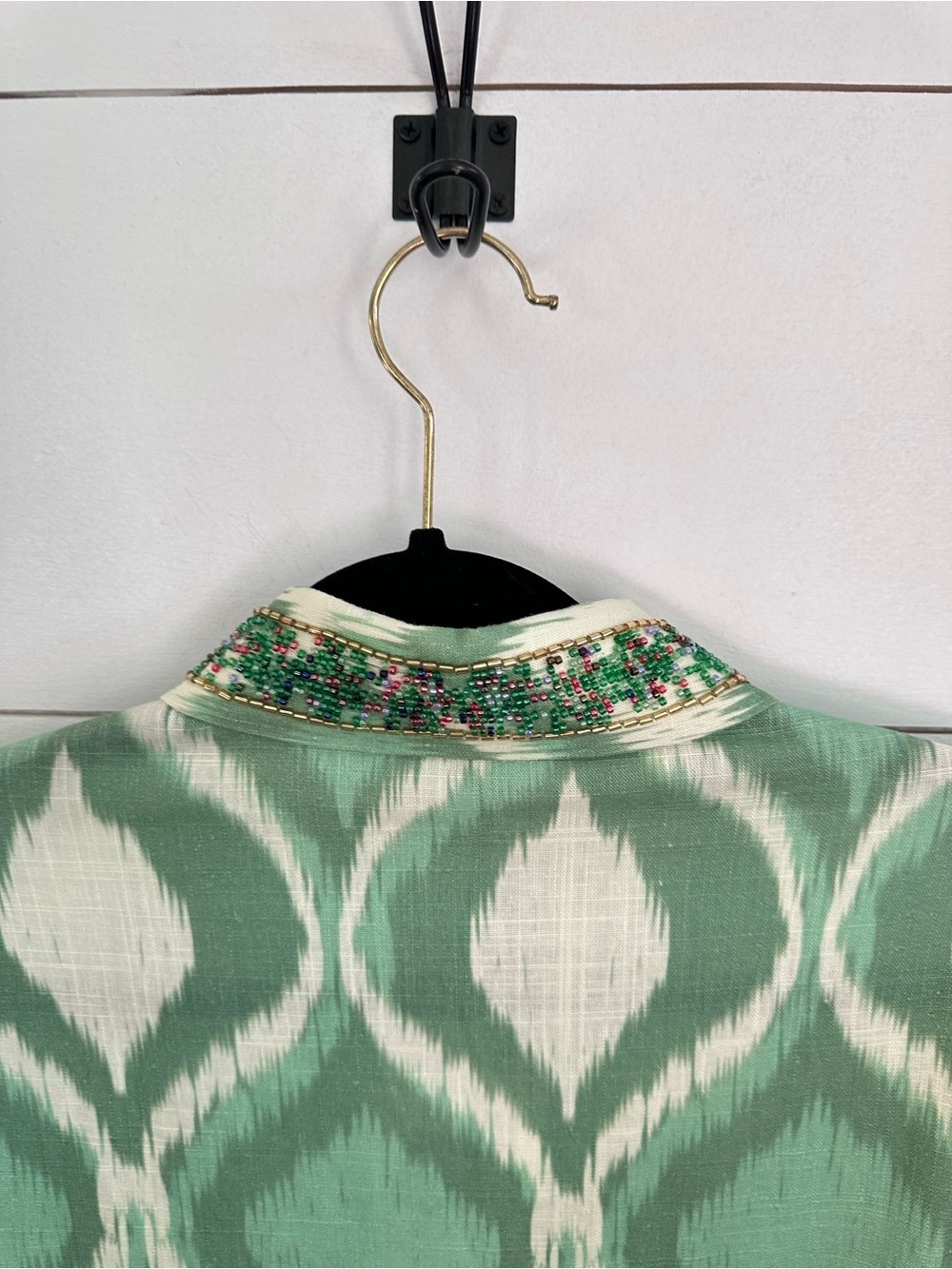 NEW Zara M Ikat green linen blend beaded hidden button contemporary blouse boho - Picture 12 of 14